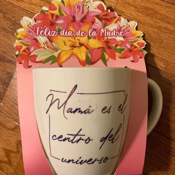 Mother’s Day mug, “Mom is the center of the universe” (Spanish) 18.3 fl oz - Picture 2 of 7